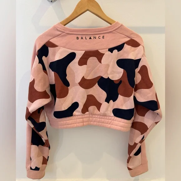 Balance Athletica Outlander Crop Sweatshirt in Desert Morning - Small - Picture 2 of 4